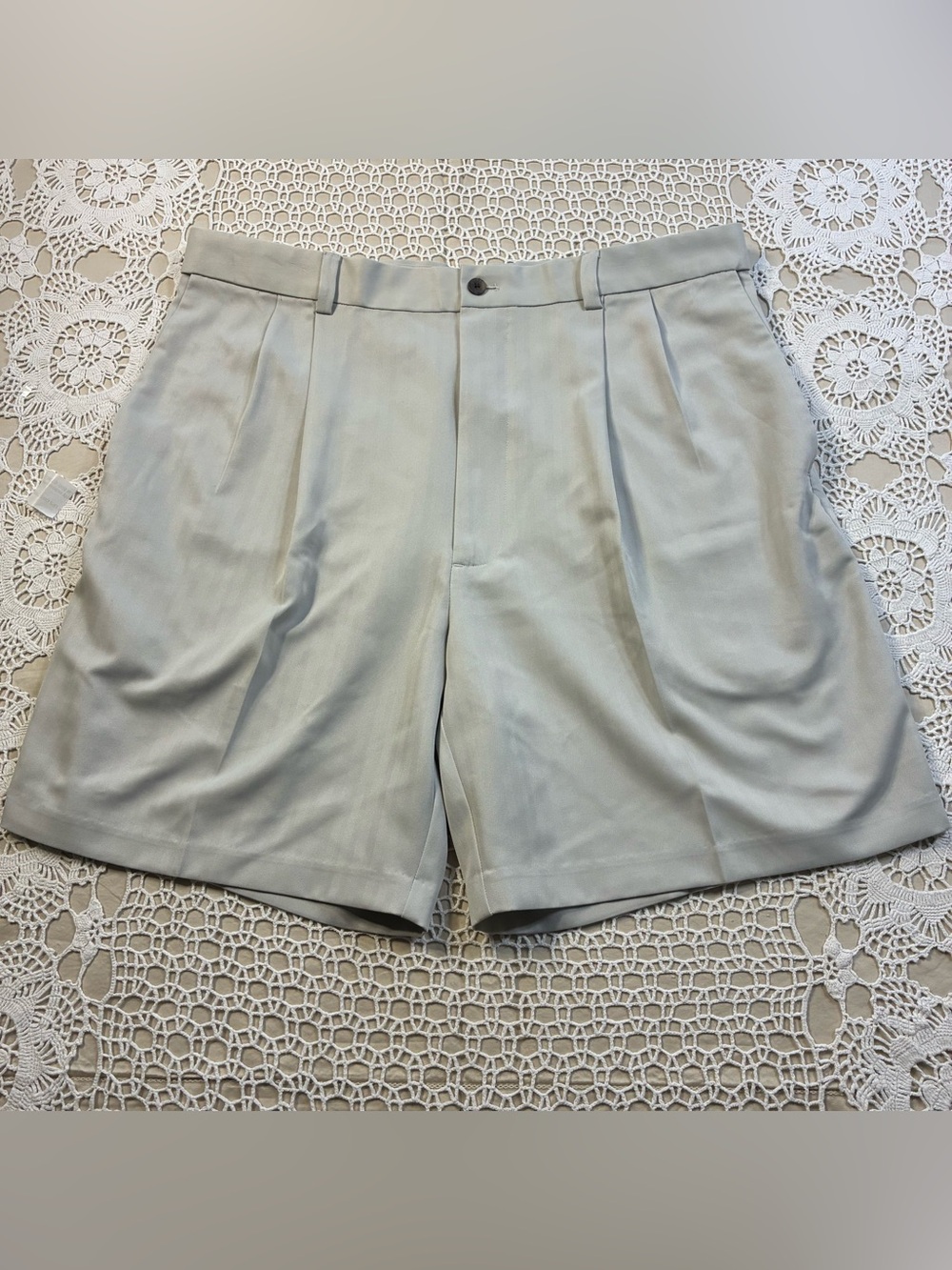 Haggar Mens Dress Shorts Size 40 Khaki Beige Pleated Classic Fit Polyester Tan